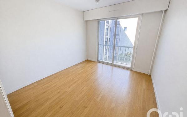 Appartement à vendre    4 pièces • 82 m2 Clamart