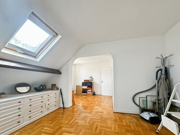 Pavillon 4 chambres et jardin