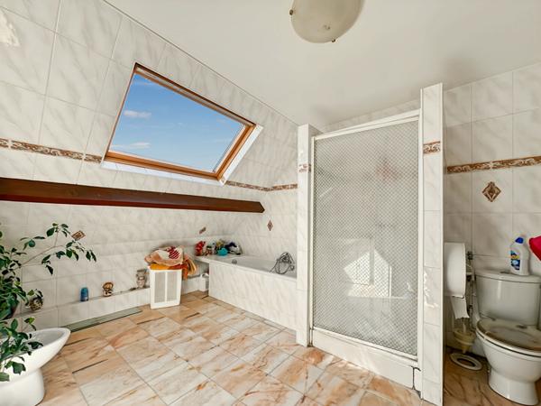 Pavillon 4 chambres et jardin