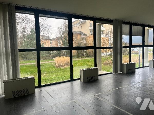 AIX-LES-BAINS : Local professionnel