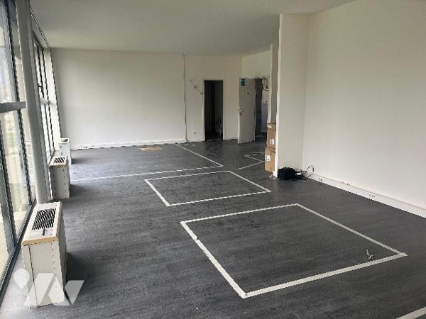 AIX-LES-BAINS : Local professionnel