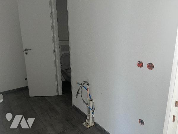 AIX-LES-BAINS : Local professionnel