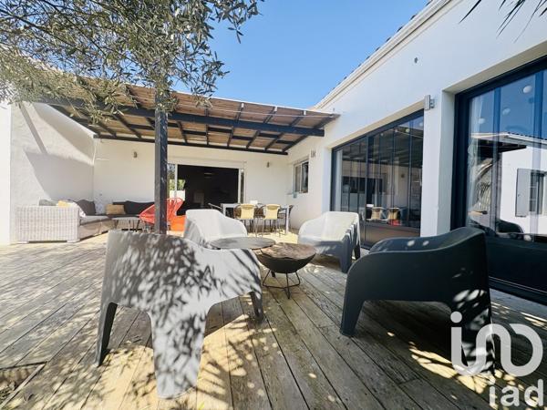 Maison traditionnelle 7 pièces de 240 m² à Mornac-sur-Seudre (17113)