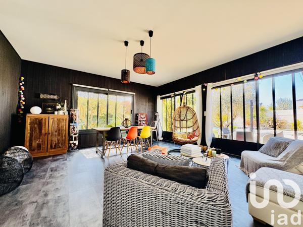 Maison traditionnelle 7 pièces de 240 m² à Mornac-sur-Seudre (17113)