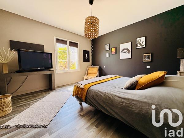 Maison traditionnelle 7 pièces de 240 m² à Mornac-sur-Seudre (17113)