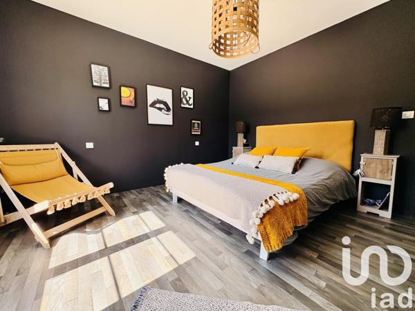 Maison traditionnelle 7 pièces de 240 m² à Mornac-sur-Seudre (17113)