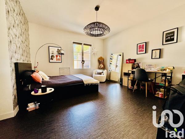 Maison traditionnelle 7 pièces de 240 m² à Mornac-sur-Seudre (17113)