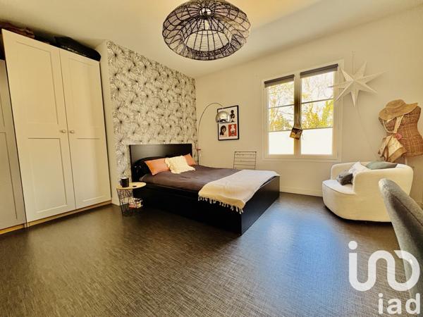 Maison traditionnelle 7 pièces de 240 m² à Mornac-sur-Seudre (17113)