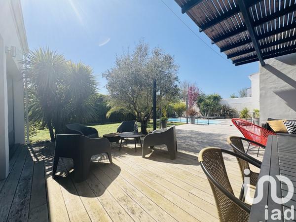 Maison traditionnelle 7 pièces de 240 m² à Mornac-sur-Seudre (17113)