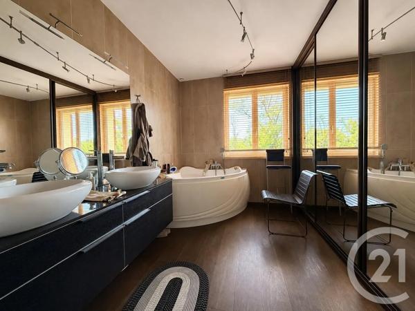 Maison à vendre  5 pièces - 200 m 2   SATHONAY CAMP  - 69