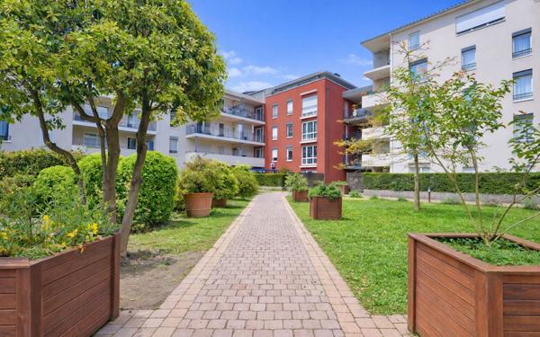 Appartement à vendre    6 pièces • 122 m2 Tassin-la-Demi-Lune