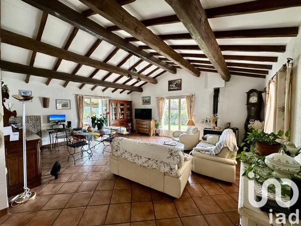 Maison 5 pièces de 137 m² à Pertuis (84120)