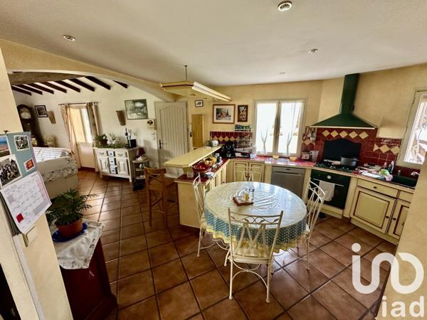 Maison 5 pièces de 137 m² à Pertuis (84120)