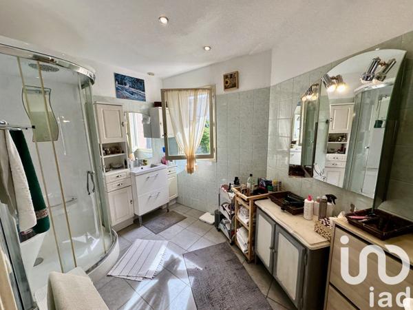 Maison 5 pièces de 137 m² à Pertuis (84120)