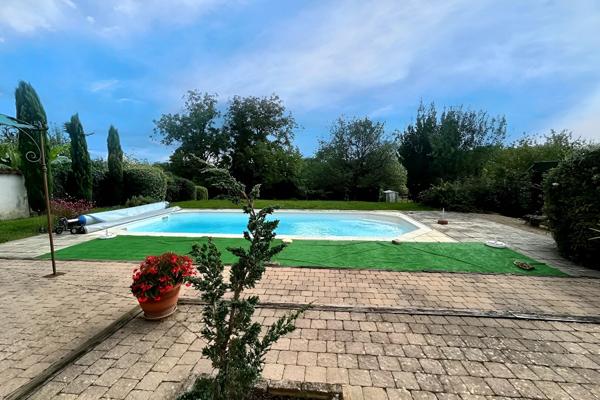 Maison familiale avec piscine à Viré
