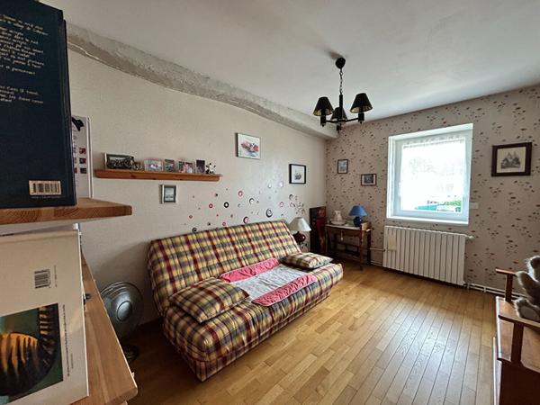 Maison familiale avec piscine à Viré