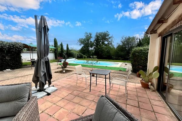 Maison familiale avec piscine à Viré