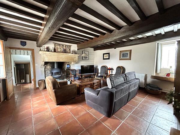 Maison familiale avec piscine à Viré