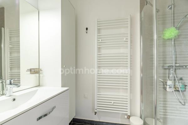 NANTES EST 44300 - NANTES ERDRE - PENTHOUSE D’EXCEPTION - TERRASSE - JARDIN - VUE DEGAGEE - SANS VIS A VIS - 2 PARKING - CAVE - DPE B 2024 - PMR