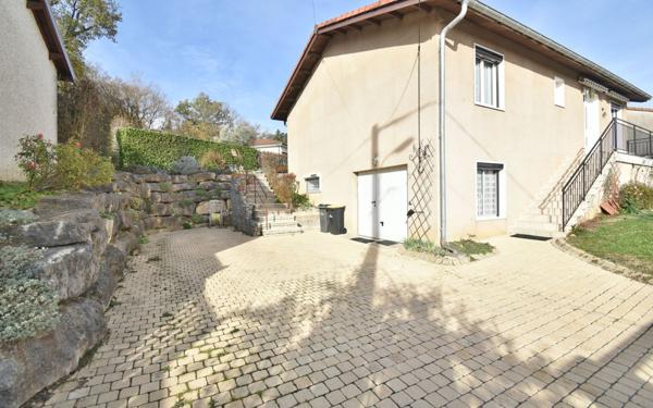 Maison à vendre    5 pièces •  Châtillon-la-Palud