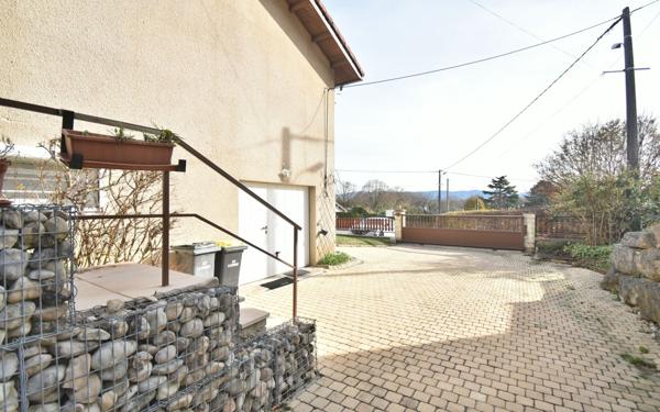 Maison à vendre    5 pièces •  Châtillon-la-Palud