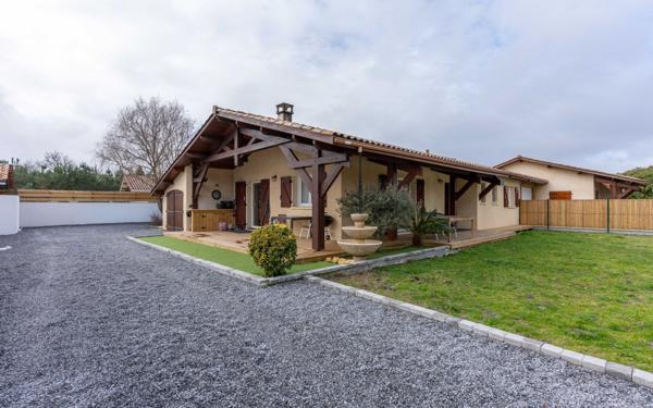 Maison à vendre    4 pièces •  Gastes