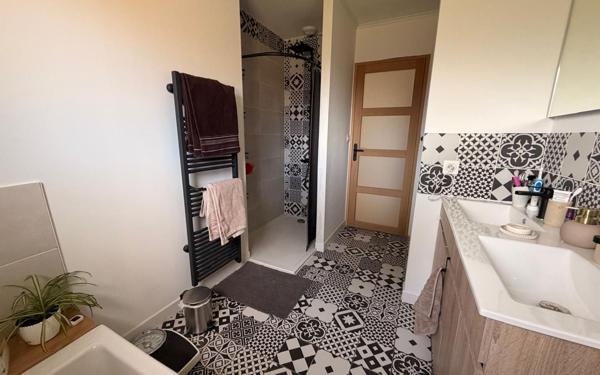 Maison à vendre    4 pièces •  Gastes