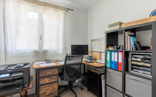 Maison à vendre    4 pièces •  Gastes