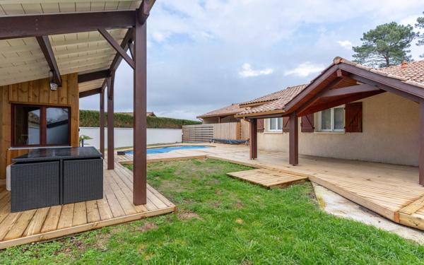 Maison à vendre    4 pièces •  Gastes