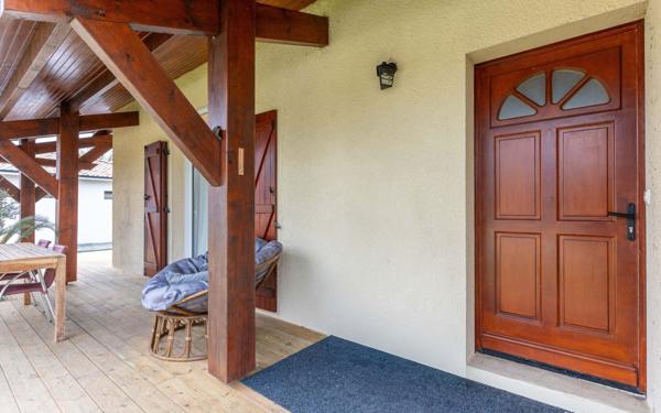 Maison à vendre    4 pièces •  Gastes