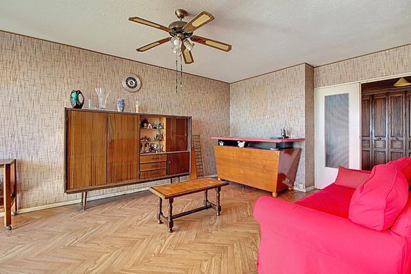 Appartement  a Vitrolles de 4 pieces  dans une residence bien entretenue!