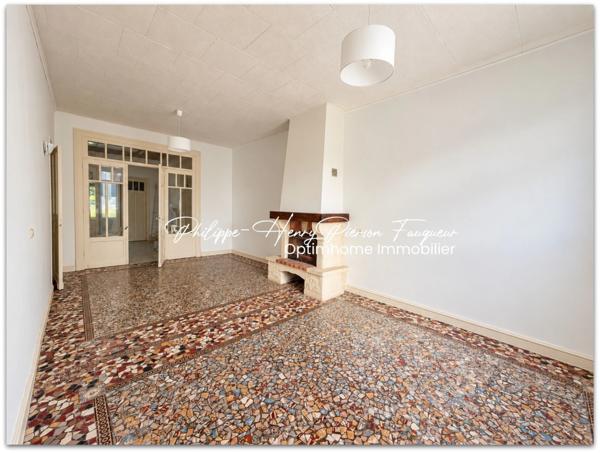 EN EXCLUSIVITÉ – WATTRELOS, SECTEUR SAINTE-THÉRÈSE – MAISON 1930, 3 CHAMBRES, JARDIN ET GARAGE  (59150)