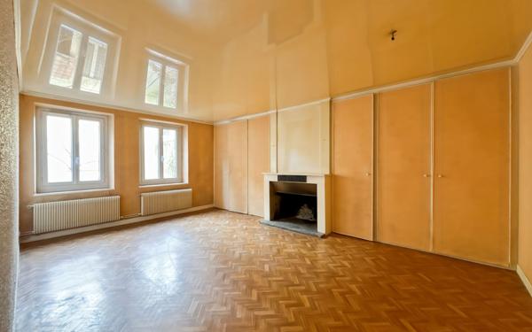 Immeuble à vendre    10 pièces • 275 m2 Boulogne-sur-Mer