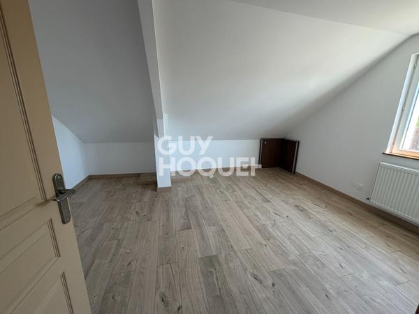 Maison avec vue sur l'eau à vendre à PERONNE (80200).