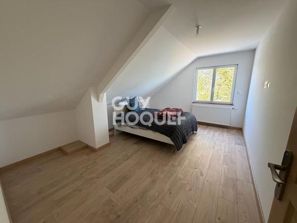 Maison avec vue sur l'eau à vendre à PERONNE (80200).