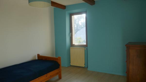 FAVERGES. MAISON DE VILLAGE AU CALME D'UN HAMEAU