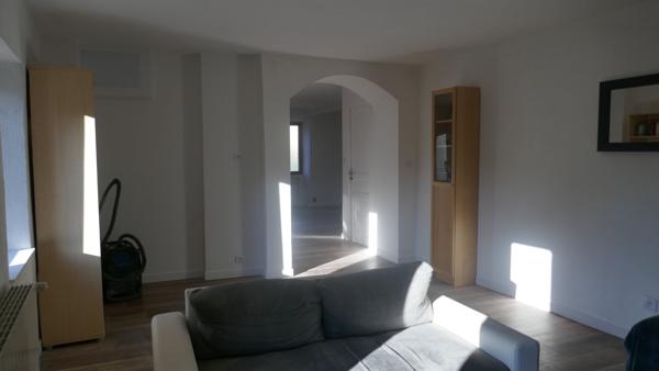 FAVERGES. MAISON DE VILLAGE AU CALME D'UN HAMEAU