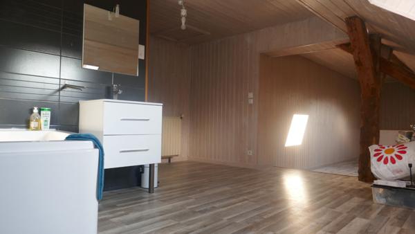 FAVERGES. MAISON DE VILLAGE AU CALME D'UN HAMEAU