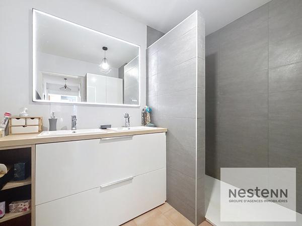 FREJUS - T3 2 chambres appartement lumineux avec jardin privatif au calme parking