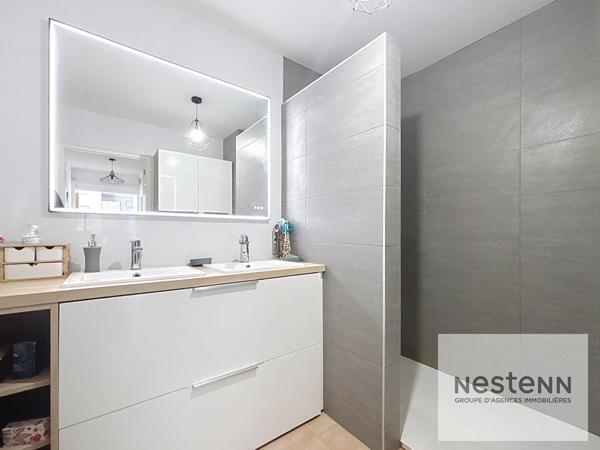 FREJUS - T3 2 chambres appartement lumineux avec jardin privatif au calme parking
