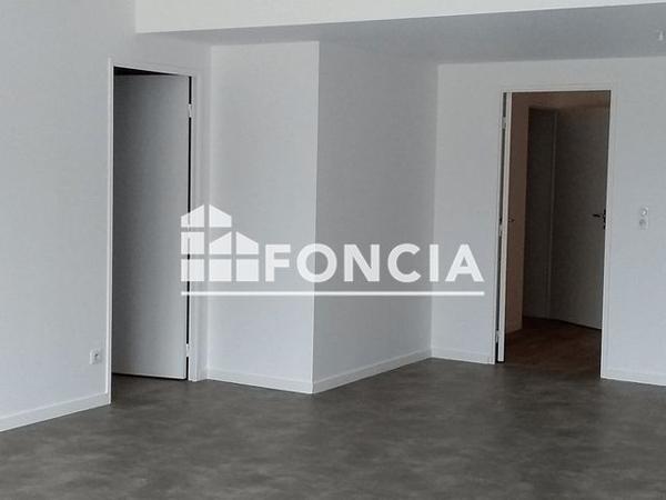 Location Appartement 4 pièces 106.8 m² - 69 RUE DE LA CHAMBRERIE Tours 37100