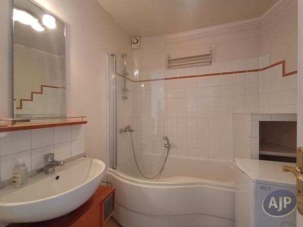 Vente appartement Paris 7eme : 455 000 € - AJP Immobilière Passy Paris 16