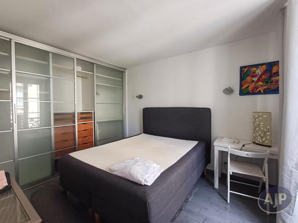 Vente appartement Paris 7eme : 455 000 € - AJP Immobilière Passy Paris 16