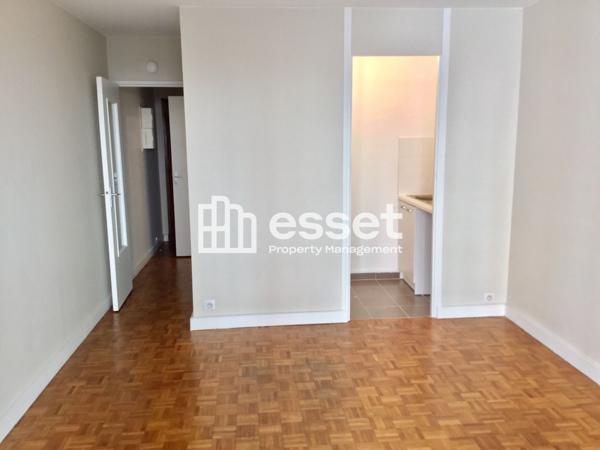 Location Studio 27 m² - Paris 75015