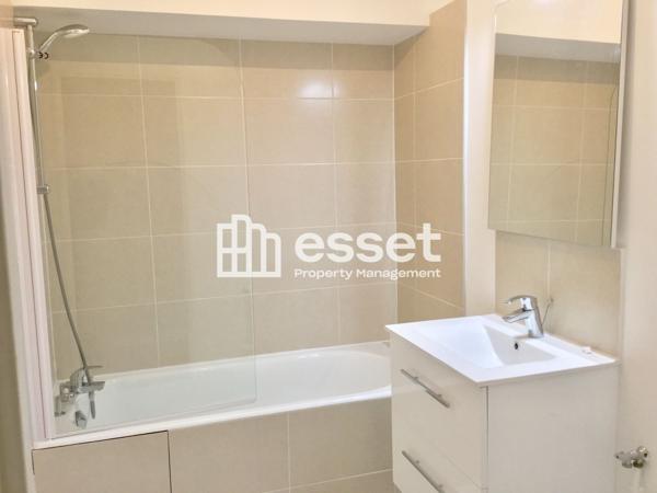 Location Studio 27 m² - Paris 75015