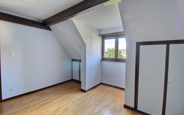 Maison à louer    6 pièces •  Andolsheim