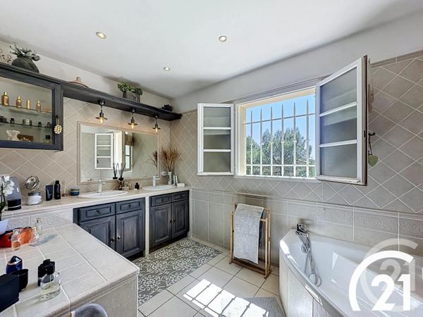 Maison à vendre  7 pièces - 185 m 2   CAVAILLON  - 84