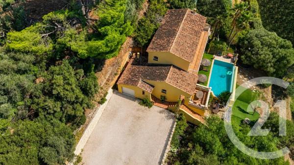Maison à vendre  10 pièces - 225 m 2   OLLIOULES  - 83
