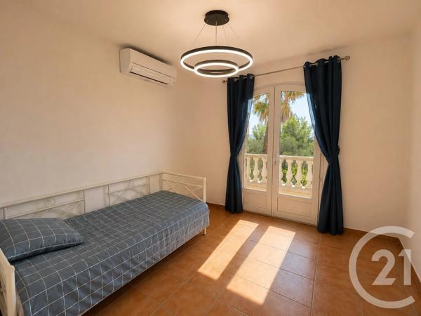 Maison à vendre  10 pièces - 225 m 2   OLLIOULES  - 83