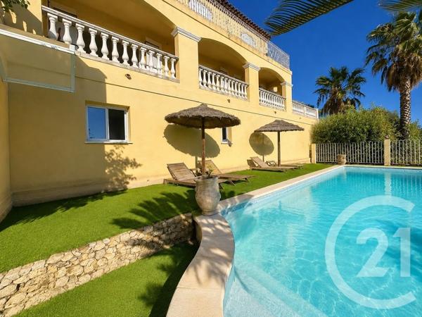 Maison à vendre  10 pièces - 225 m 2   OLLIOULES  - 83